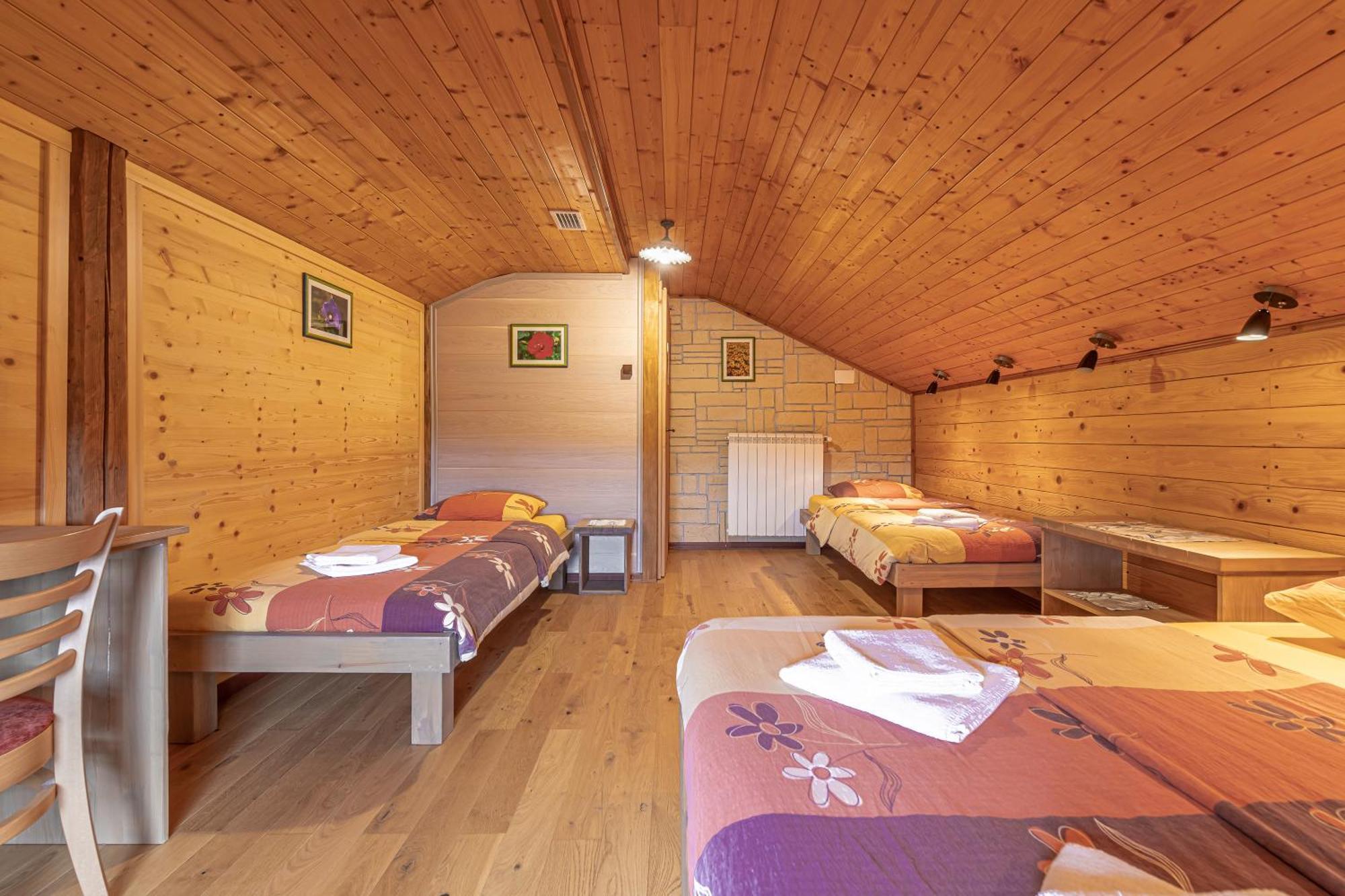 House Na Meji With Sauna - Happy Rentals Pivka Exterior foto